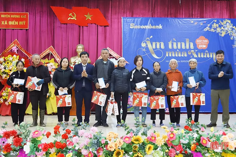 Nhiều suất quà “Ấm tình mùa xuân” đến với các hoàn cảnh khó khăn