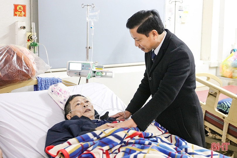 Nhiều phần quà gửi tặng học sinh, bệnh nhân khó khăn