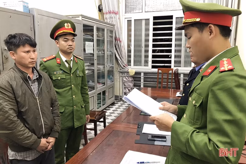 Bắt tài xế điều khiển xe khách va chạm với mô tô làm 2 người tử vong