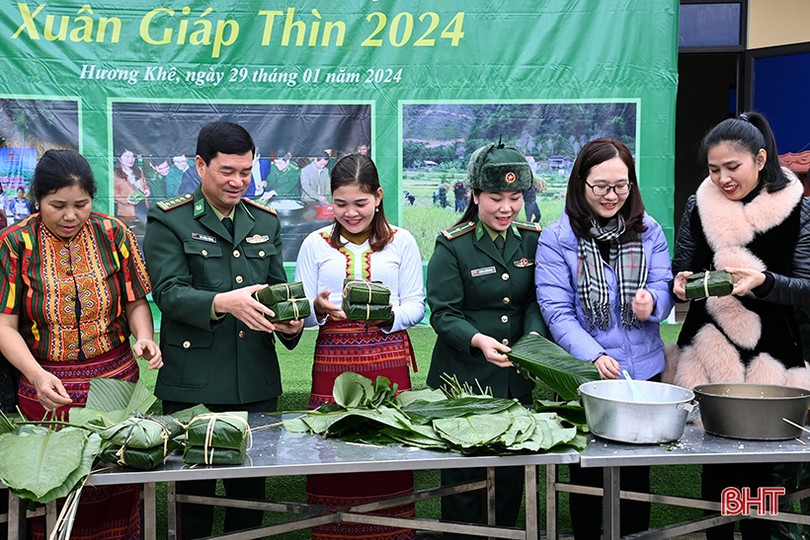Đồng bào biên giới vui “Xuân biên phòng ấm lòng dân bản”