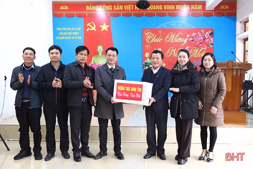 Đảm bảo các đối tượng bảo trợ xã hội được đón tết đầm ấm, đủ đầy