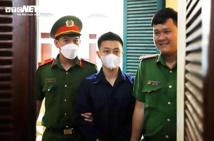Ngọc Trinh bị tuyên phạt 1 năm tù treo