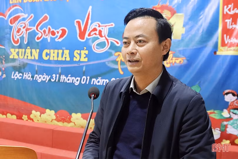 Trưởng ban Tuyên giáo Tỉnh ủy vui tết sum vầy với người lao động Lộc Hà