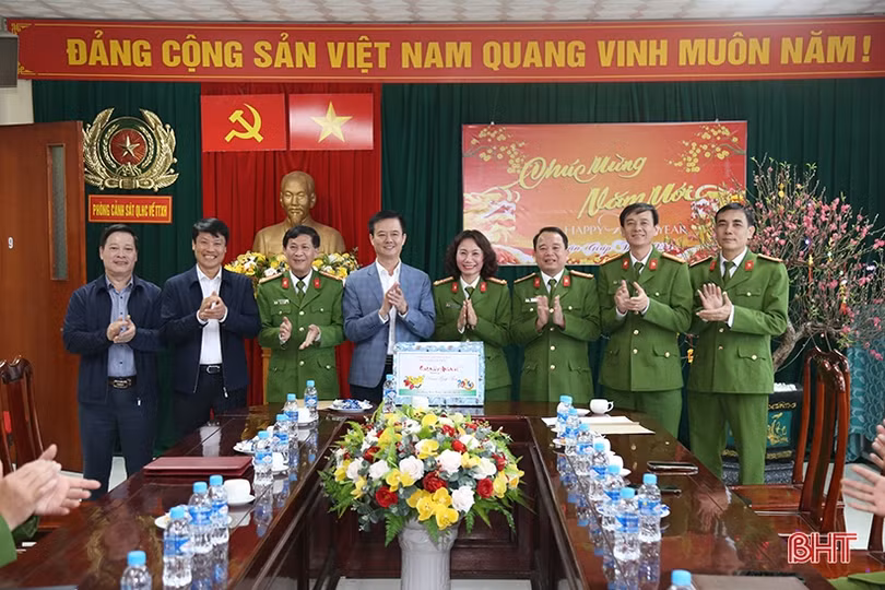 Triển khai hiệu quả các giải pháp, giữ bình yên cho Nhân dân vui xuân, đón tết