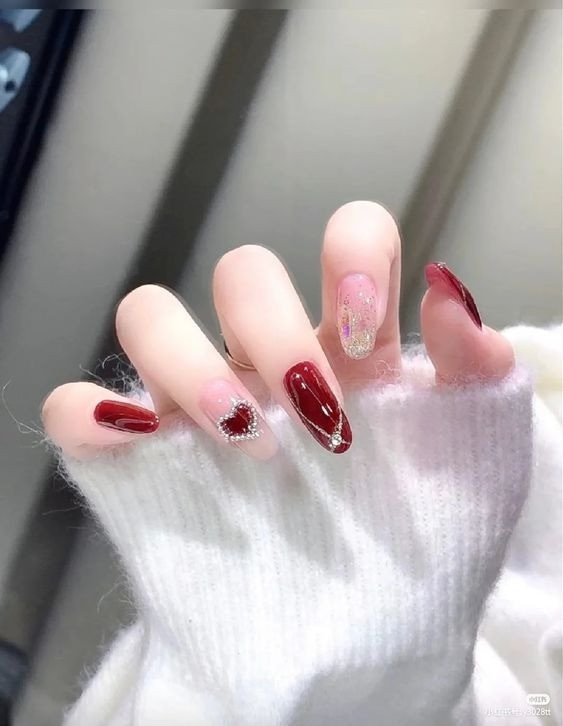 Mẫu nails tone đỏ đón tết