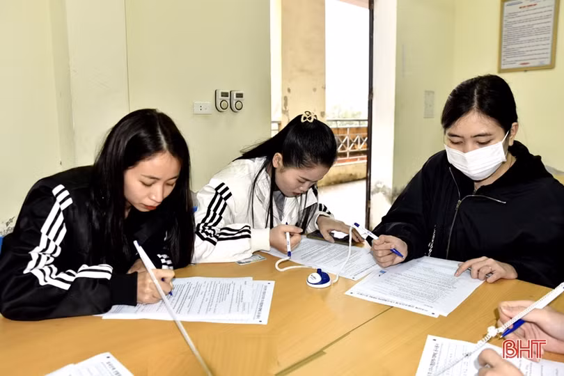 Hàn Quốc gỡ lệnh cấm, lao động Hà Tĩnh phấn khởi đăng ký dự thi tiếng Hàn