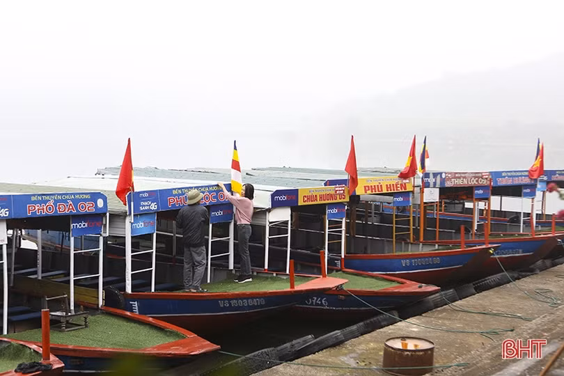 Sẵn sàng cho ngày khai hội chùa Hương Tích