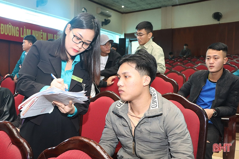 Cẩm Xuyên động viên thanh niên lên đường làm nhiệm vụ bảo vệ Tổ quốc