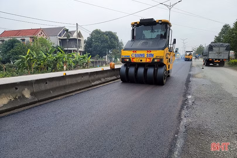 “Tổng lực” khắc phục hư hỏng trên quốc lộ 1 đoạn qua Hà Tĩnh