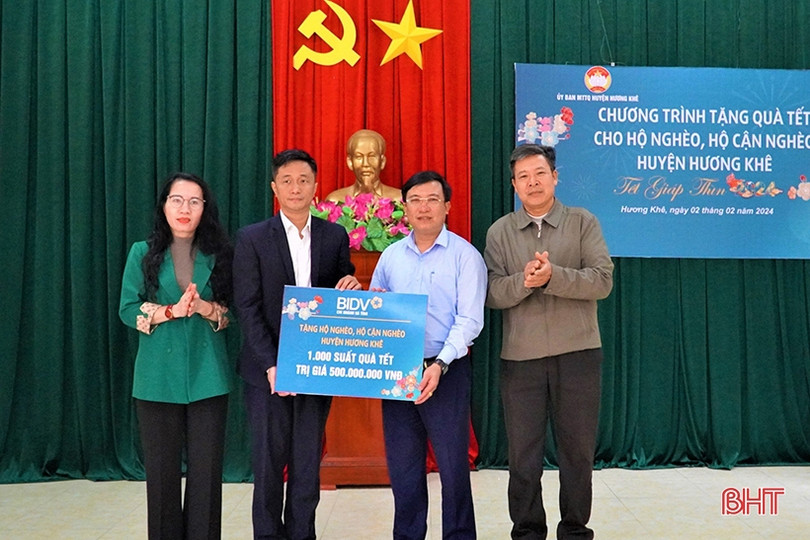 BIDV trao hàng nghìn suất quà tết cho người nghèo