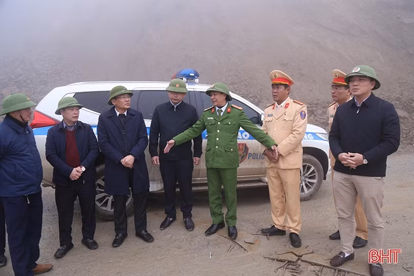 Kiểm tra, kiểm soát đảm bảo an toàn giao thông trên các cung đường