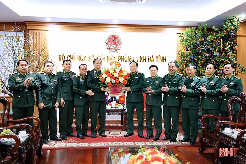 Lực lượng vũ trang Bolikhămxay, Khăm Muồn chúc tết Bộ CHQS, BĐBP Hà Tĩnh