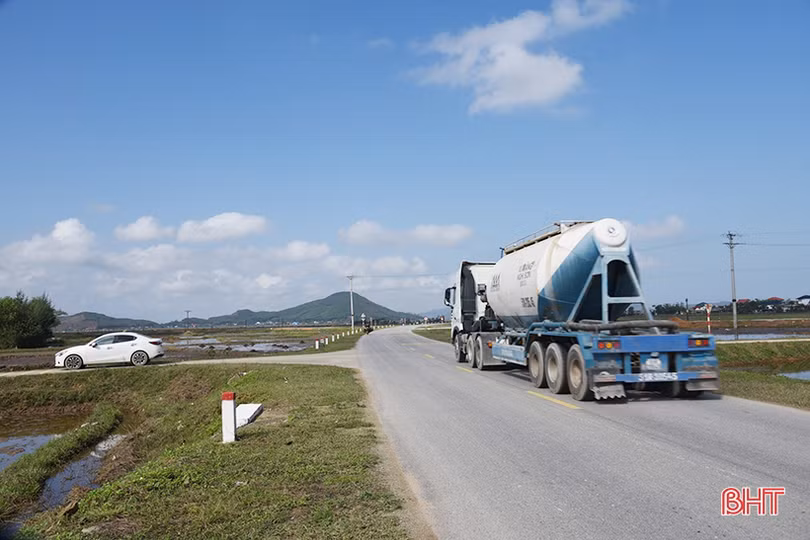 Tiềm ẩn tai nạn giao thông tại ngã tư Kỳ Khang