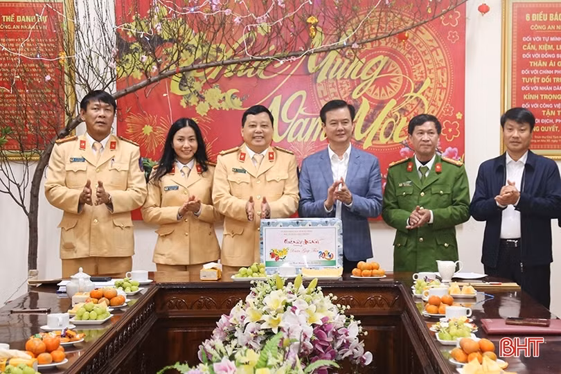 Triển khai hiệu quả các giải pháp, giữ bình yên cho Nhân dân vui xuân, đón tết