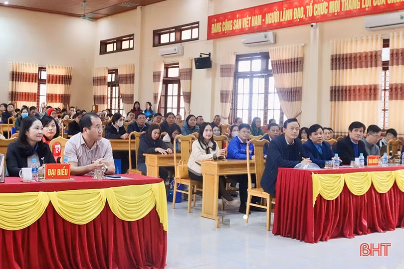 Trưởng ban Tuyên giáo Tỉnh ủy vui tết sum vầy với người lao động Lộc Hà