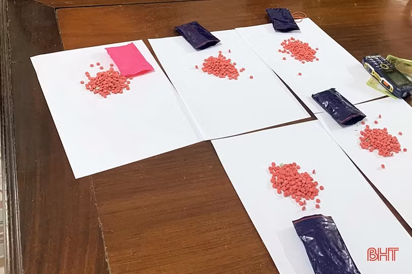 Bắt 3 đối tượng mua bán, tàng trữ ma túy lớn ở Hương Khê