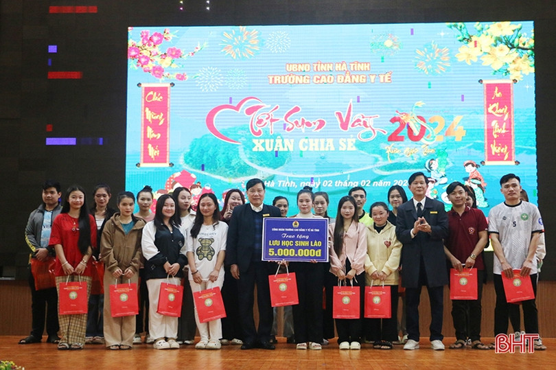 Trường Cao đẳng Y tế Hà Tĩnh mang tết ấm tới sinh viên