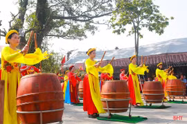 Âm vang trống hội, nối nhịp thời gian