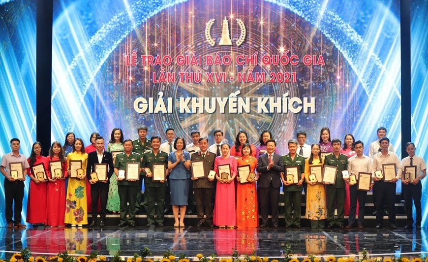 Nhóm tác giả Báo Hà Tĩnh nhận giải C - Giải Báo chí quốc gia năm 2021