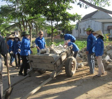 Đoàn viên xã Hồng Lộc( Lộc Hà) góp xây dựng nhà ở cho người nghèo Đoàn viên xã Hồng Lộc( Lộc Hà) góp xây dựng nhà ở cho người nghèo