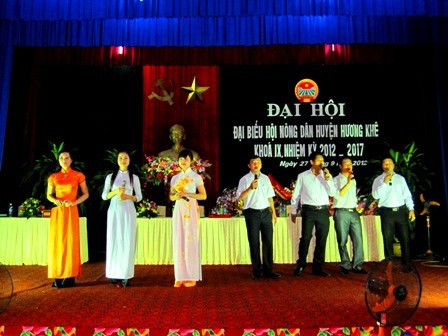 Biểu diễn văn nghệ chào mừng Đại hội