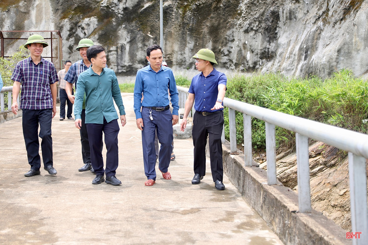 Giám đốc Sở NN&MT Lê Ngọc Huấn và đoàn kiểm tra Nhà máy Thuỷ điện Hố Hô. Giám đốc Sở NN&MT Lê Ngọc Huấn và đoàn kiểm tra Nhà máy Thuỷ điện Hố Hô.