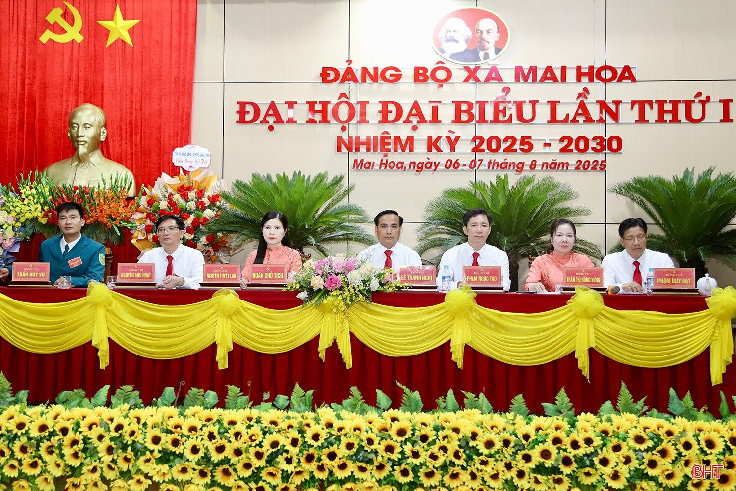 Đoàn chủ tịch điều hành đại hội. bqbht_br_img-0645-copy.jpg