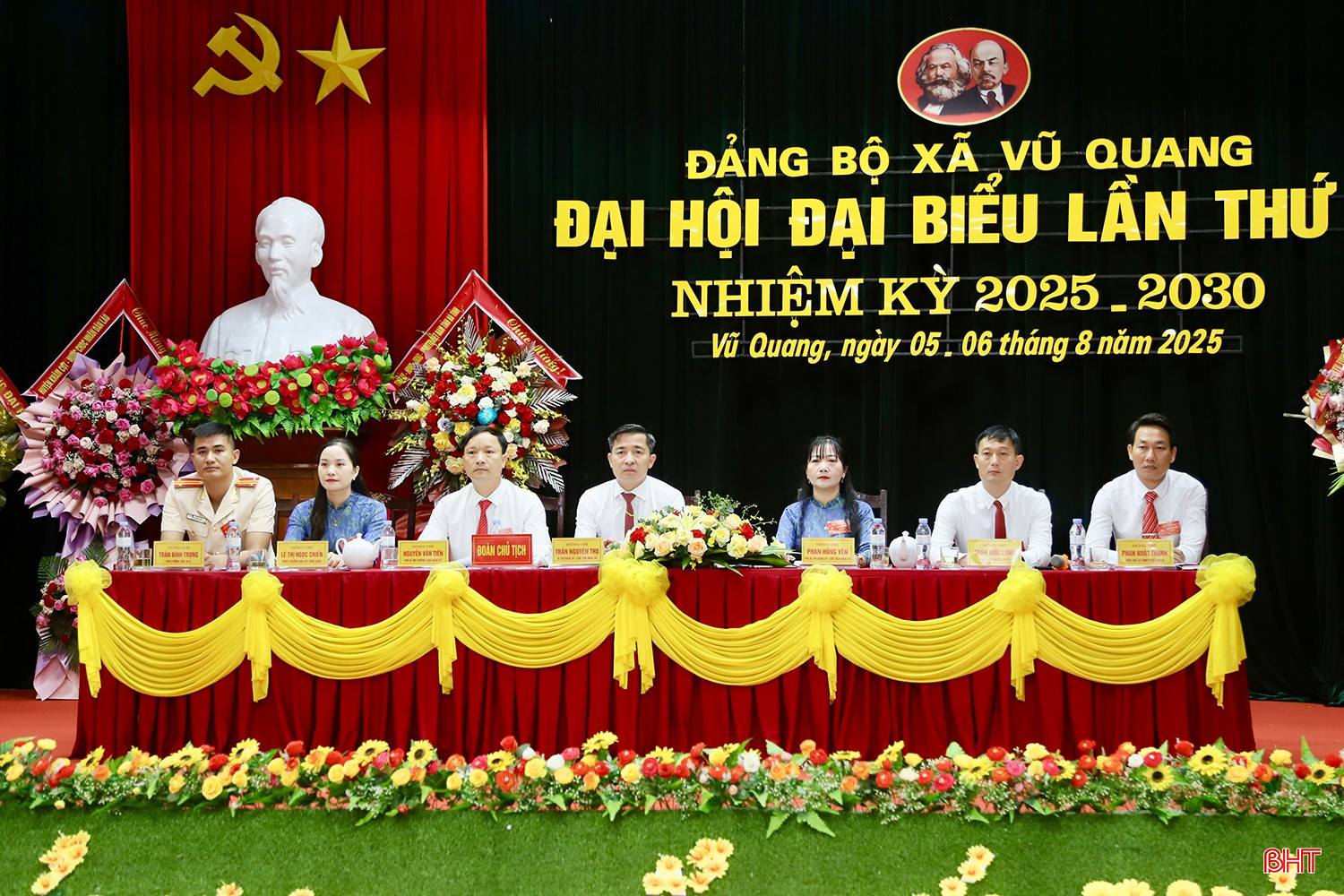 Đoàn chủ tịch điều hành đại hội. bqbht_br_img-0232-copy.jpg