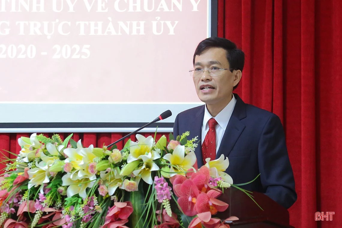 Công bố quyết định chuẩn y Phó Bí thư Thường trực Thành ủy Hà Tĩnh