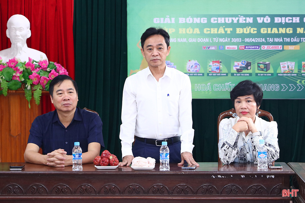 Phó Bí thư Thường trực Tỉnh ủy Trần Thế Dũng phát biểu chúc mừng aIMG_8904.jpg