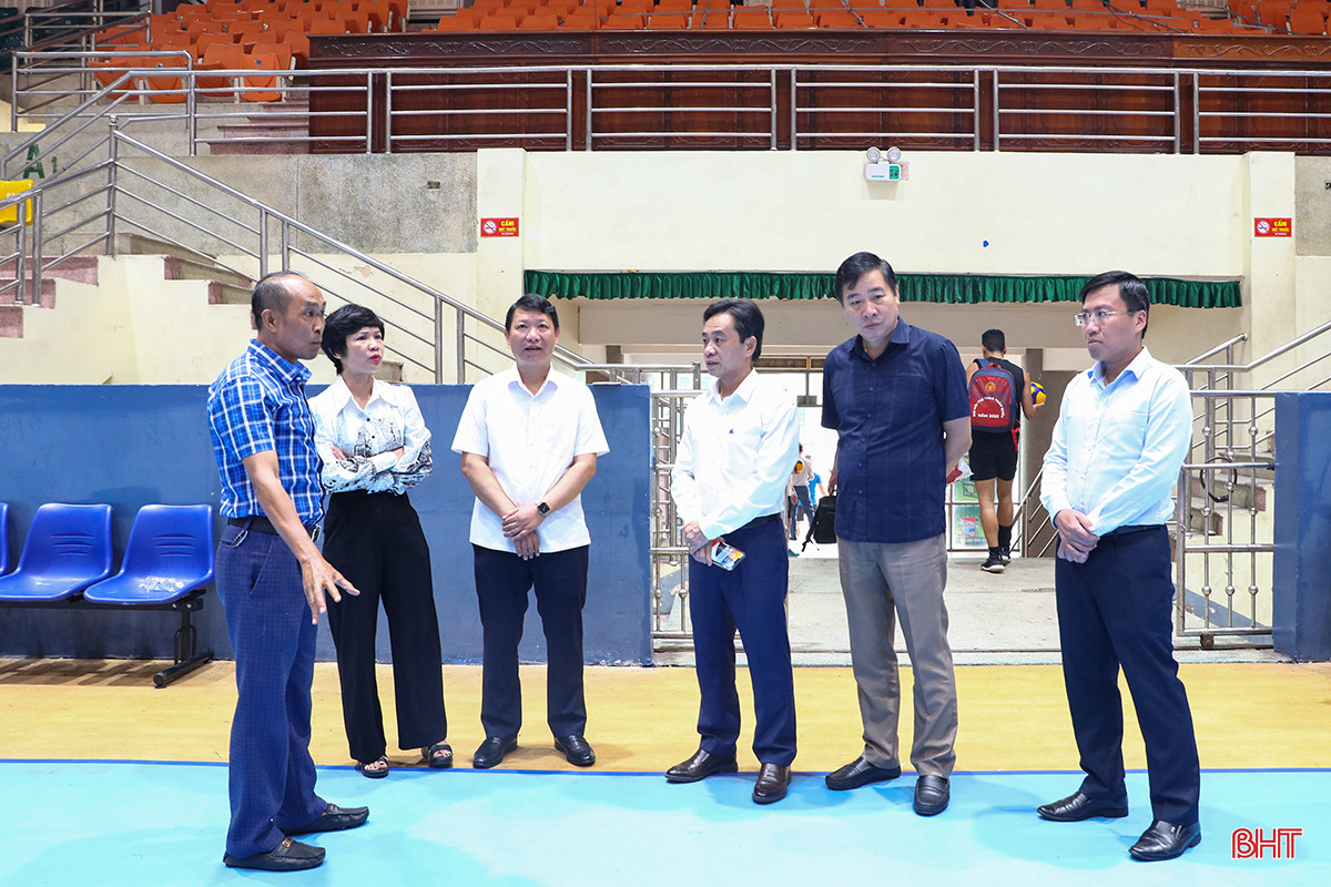 ... và kiểm tra công tác chuẩn bị cho vòng 1 Giải Bóng chuyền vô địch quốc gia năm 2024. aIMG_8935.jpg