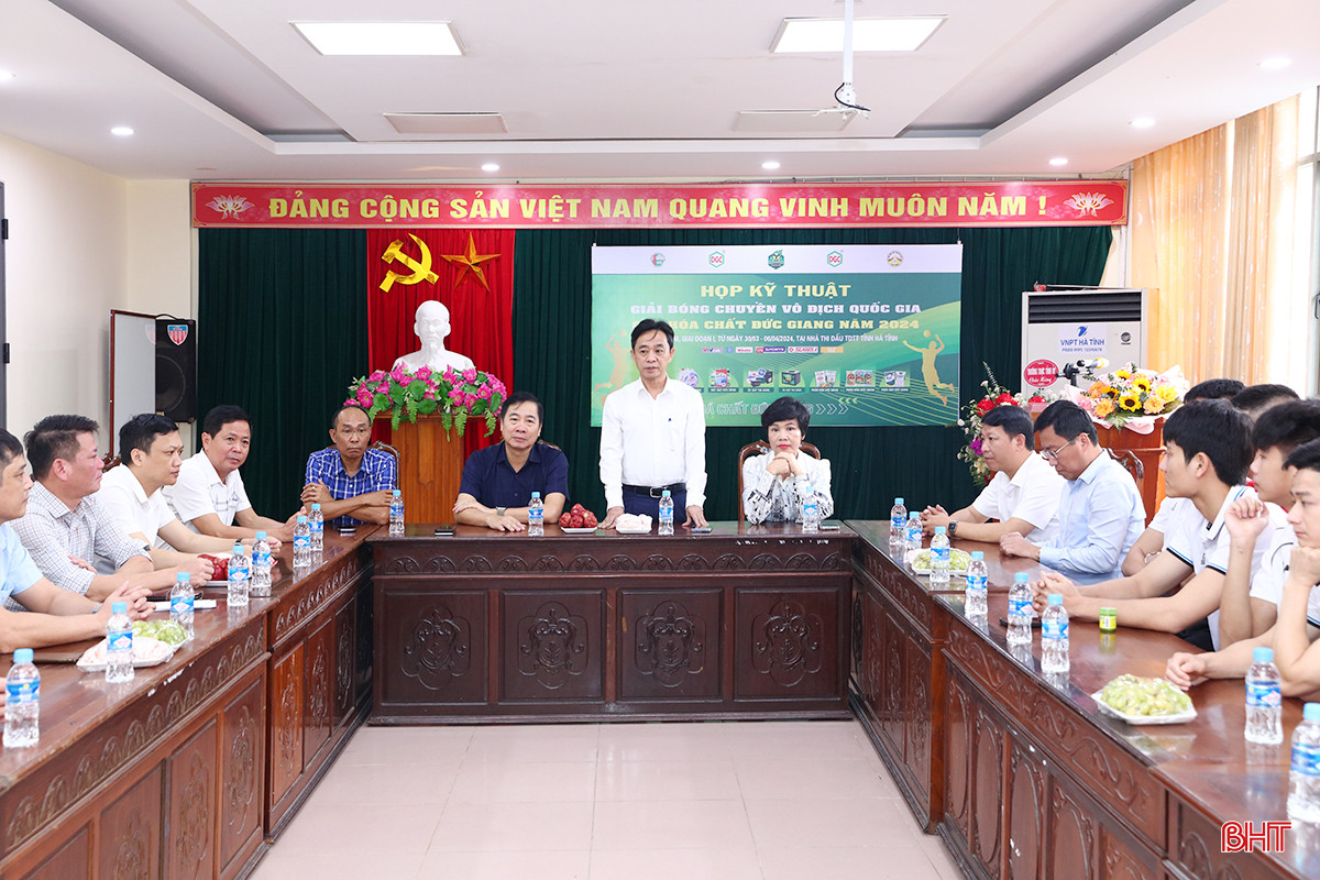 Phó Bí thư Thường trực Tỉnh ủy Trần Thế Dũng phát biểu chúc mừng Ngày Thể thao Việt Nam. aIMG_8910.jpg