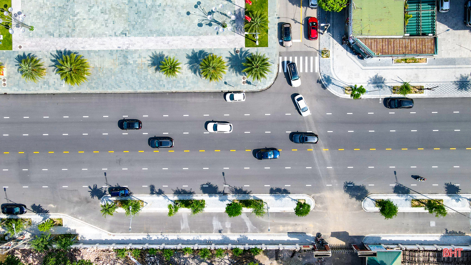 Tuyến đường trung tâm &quot;khoác&quot; lên mình diện mạo của một đại lộ.