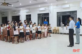 Nỗ lực trao truyền ví, giặm cho thế hệ trẻ