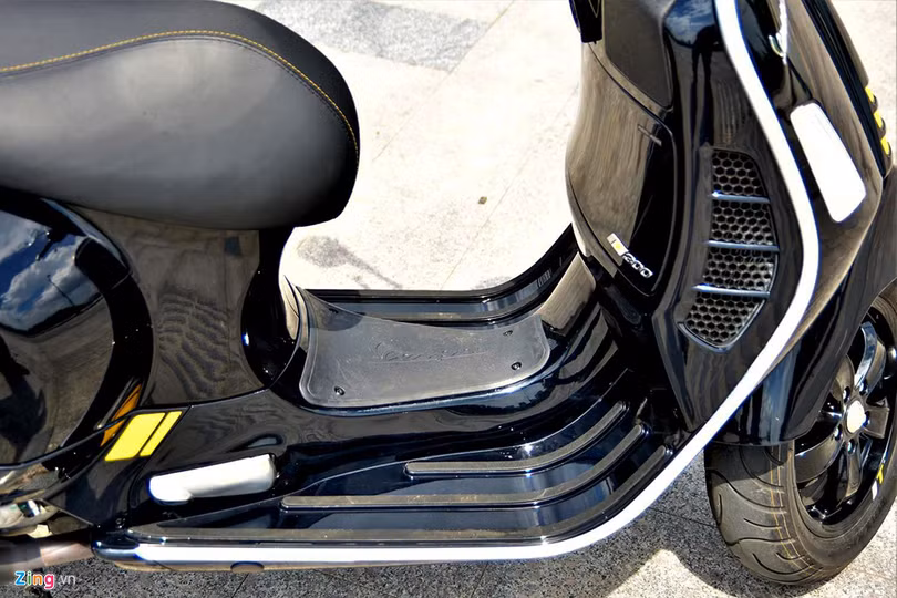 Vespa GTS 300 HPE - động cơ mới, giá 155 triệu đồng