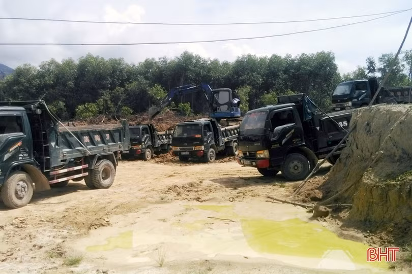 Một doanh nghiệp ở Lộc Hà “coi trời bằng vung”, khai thác cả ngàn khối đất khi chưa được phép!