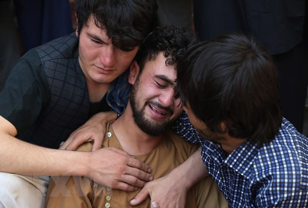 Afghanistan cam kết xóa sổ nơi trú ẩn của IS sau vụ đánh bom đám cưới