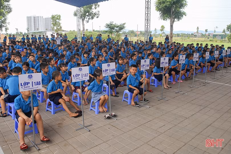 Học sinh Trường Albert Einstein rèn luyện kỹ năng tham gia giao thông