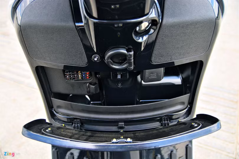 Vespa GTS 300 HPE - động cơ mới, giá 155 triệu đồng