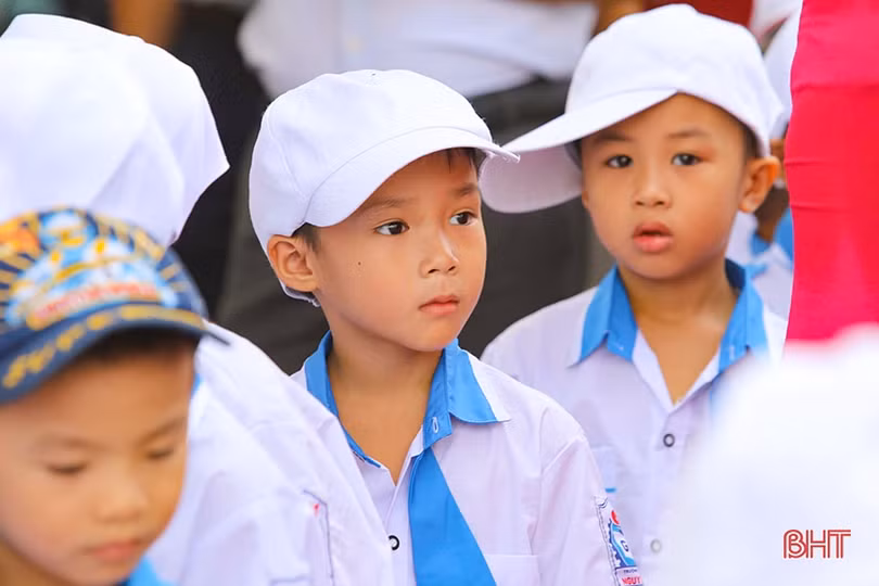 Những khoảnh khắc vui tươi ngày tựu trường của học sinh Hà Tĩnh