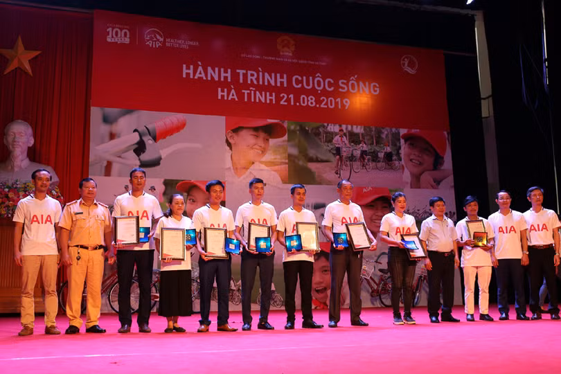 “Hành trình Cuộc sống” – mang niềm vui đến trẻ em khó khăn Hà Tĩnh