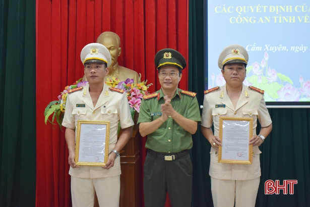 Thêm 5 công an chính quy về đảm nhiệm chức danh công an xã ở Cẩm Xuyên