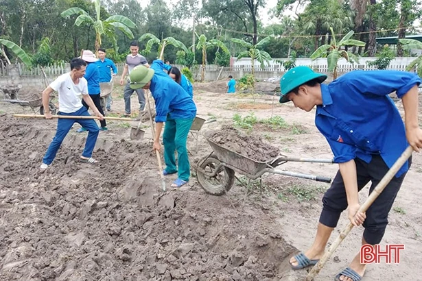 Hơn 14.400 lượt người dân Thạch Hà thi đua làm nông thôn mới
