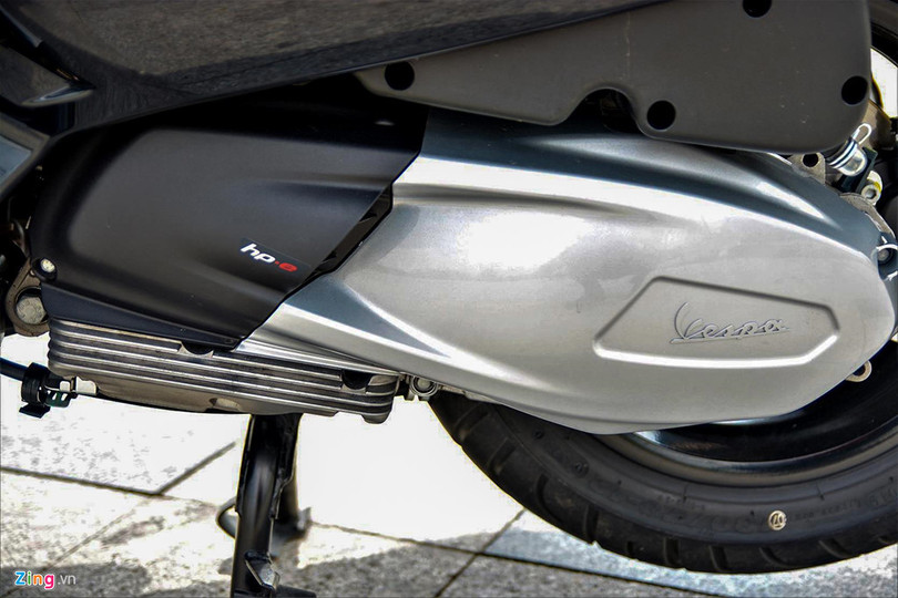 Vespa GTS 300 HPE - động cơ mới, giá 155 triệu đồng
