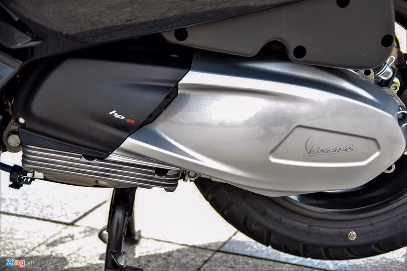 Vespa GTS 300 HPE - động cơ mới, giá 155 triệu đồng