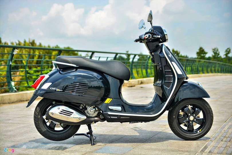 Vespa GTS 300 HPE - động cơ mới, giá 155 triệu đồng