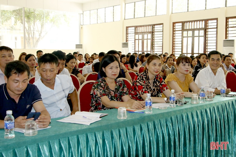 Gần 200 giáo viên âm nhạc Hà Tĩnh tập huấn về dân ca ví, giặm Nghệ Tĩnh