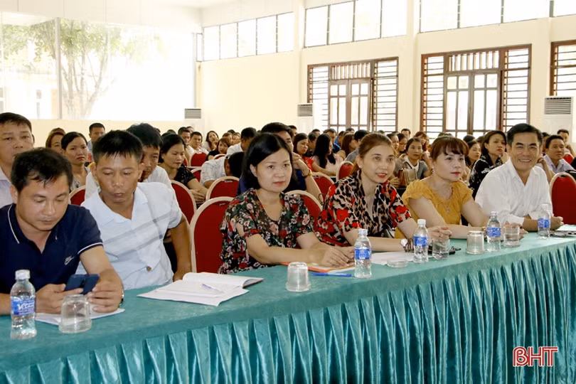 Gần 200 giáo viên âm nhạc Hà Tĩnh tập huấn về dân ca ví, giặm Nghệ Tĩnh