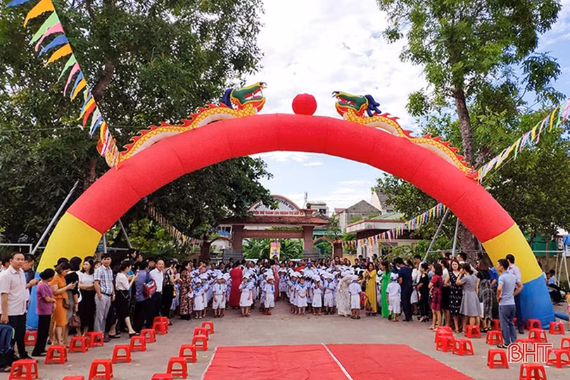 Những khoảnh khắc vui tươi ngày tựu trường của học sinh Hà Tĩnh