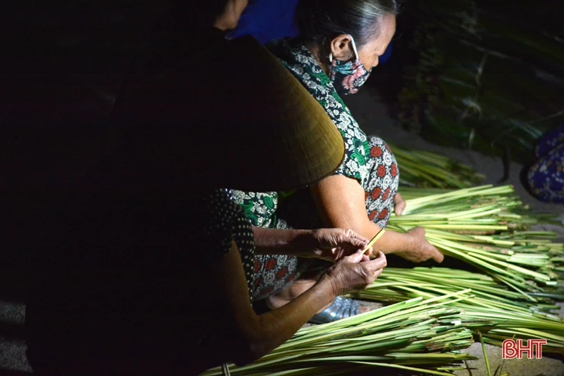Khám phá chợ đêm gần trăm tuổi ở Hà Tĩnh
